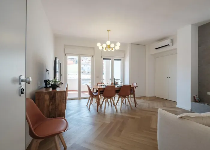 Eleganza E Design Nel Cuore Di - E Movida *